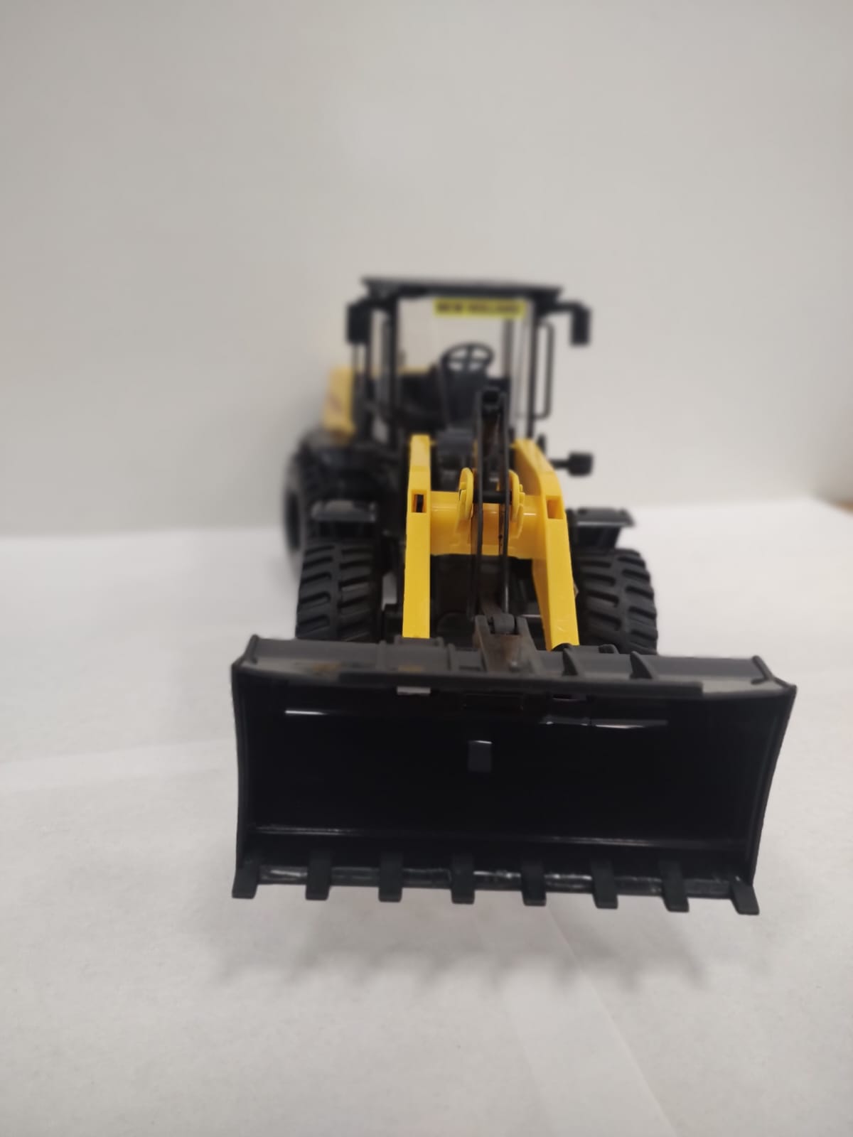 TRATOR BRINQUEDO NEW HOLLAND