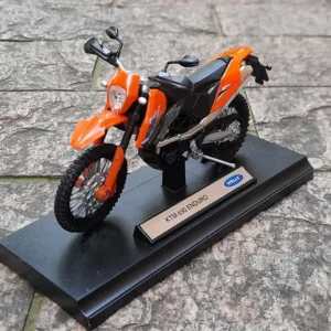 Miniatura moto KTM 690 Enduro Welly 1:18 com detalhes precisos
