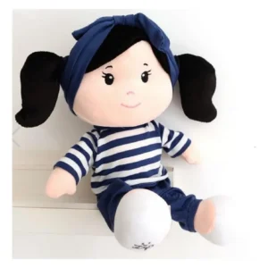 Boneca de Pelúcia Anaju com cabelo preto e roupa listrada